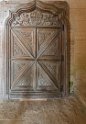 Couloir du 1er étage : porte sculptée
