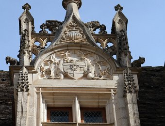 Lucarne à meneaux